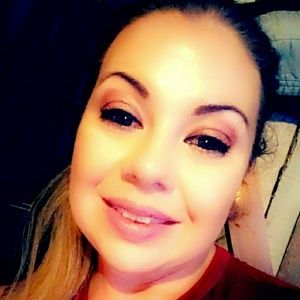 Meet your Posher, Desirae